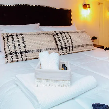 Inside Walled City, 2 Bedrooms, Very Unique And Quite * Cartagena