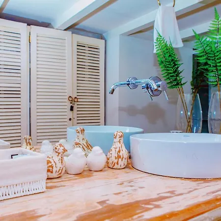 Apartment Inside Walled City, 2 Bedrooms, Very Unique And Quite