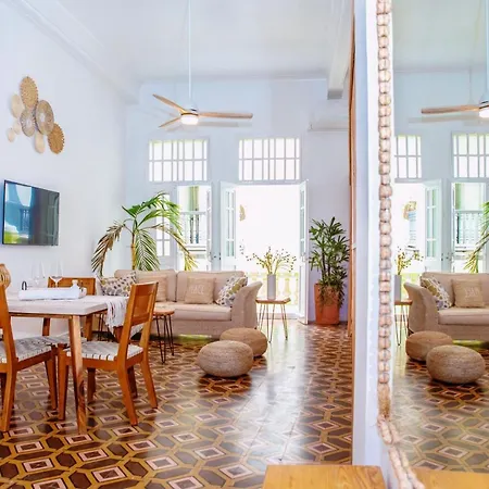 Inside Walled City, 2 Bedrooms, Very Unique And Quite *